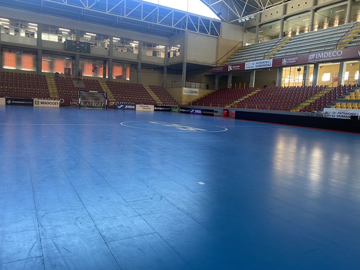 💙 ¡Cómo te echábamos de menos!
#PistaAzul #LNFS #futsal 
#CordobaPatrimonioBarca