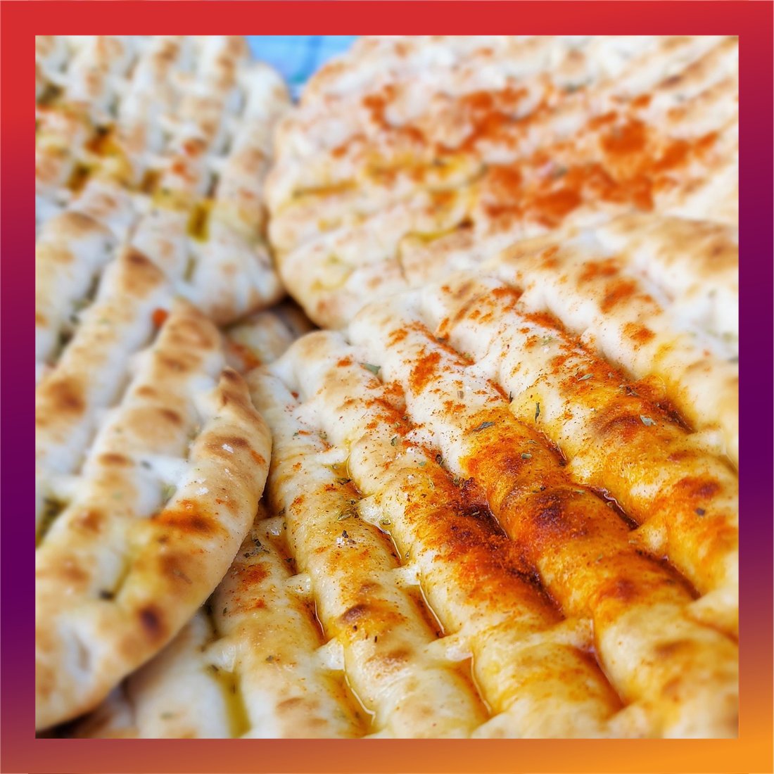 Pimp Up Your #Pita! 🔥🔥🔥
Dunk it in your hummus or wrap it over meat, this is your four-ingredient, four-step recipe: 💪🏽
- Pita flatbreads
- Great quality #oliveoil (we always go 🇬🇷)
- Mahbir's Smoked Paprika Powder - La Vera, #Spain
- Mahbir's Wild Oregano - Mikani, #Greece
