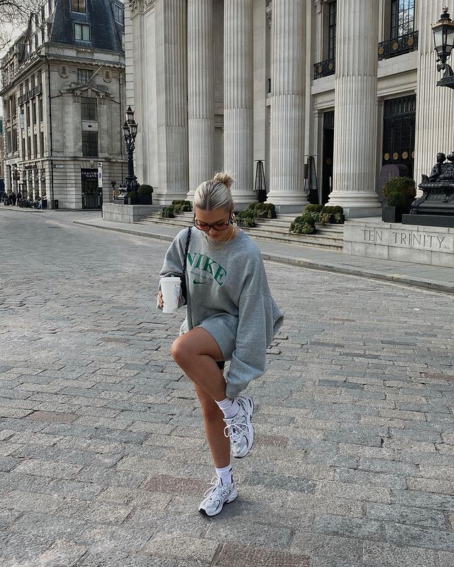 CaminoTV's tweet photo. Les New Balance 530 Bleu marine et blanches 💙

Lien https://t.co/BtxDnToqhs (100€) https://t.co/mRRgCKk9TZ