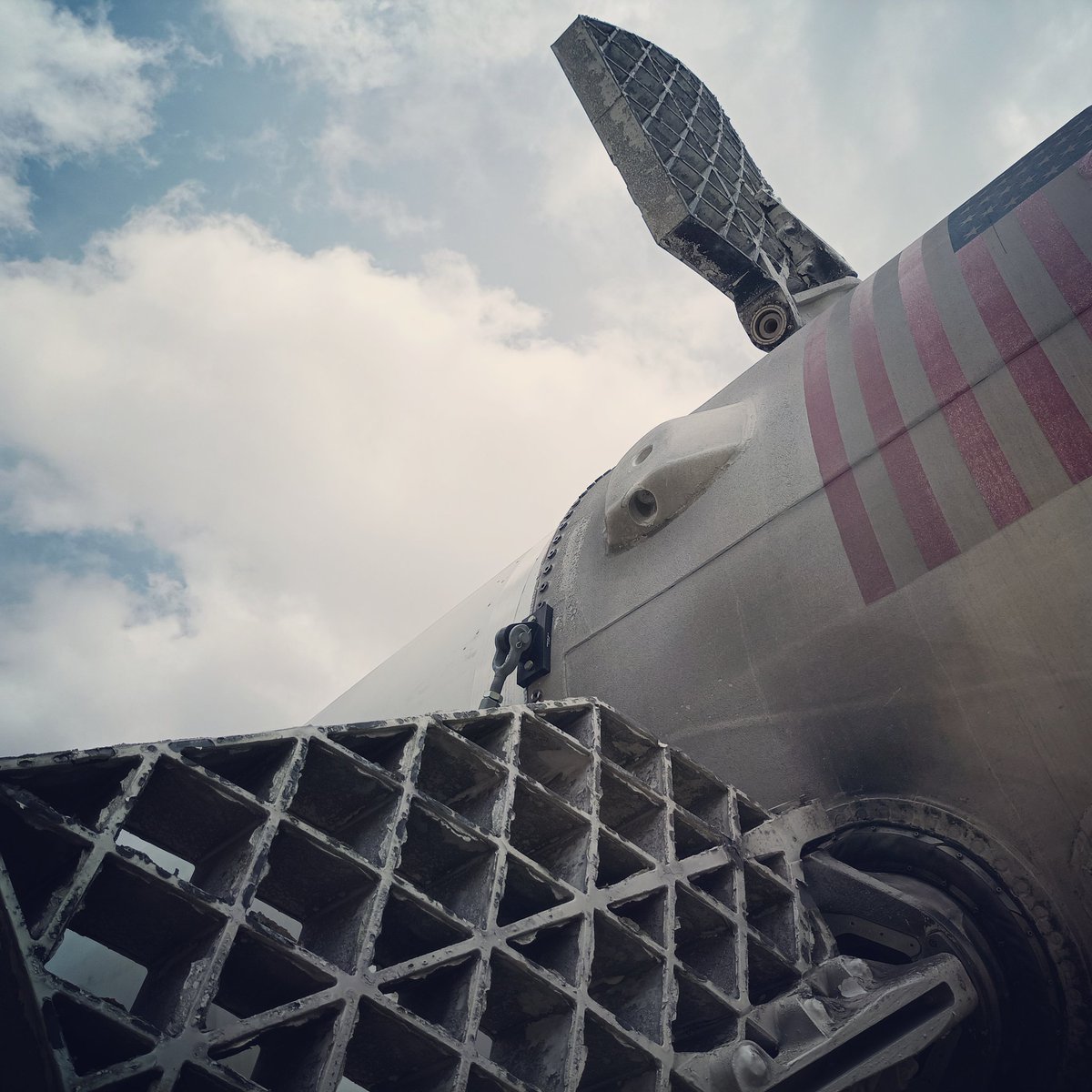 devgardegeo's tweet photo. Walking around in Houston Space Center, here's a Falcon 9.
#NASA #SpaceX #Houston #Travelblogger #Photographer #Traveller https://t.co/yBFxB9iX1F