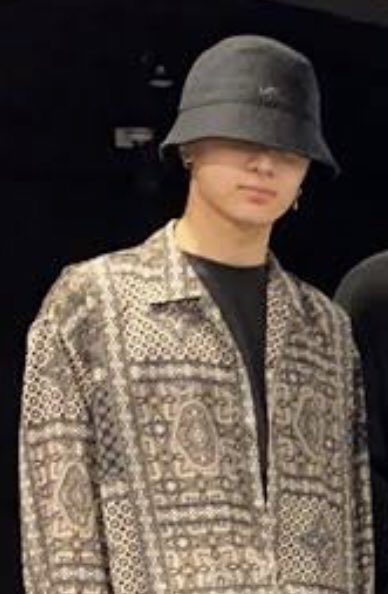 smjyuniverse's tweet image. pogi muna tayo ngayon w/ park jongseong

#ENSD #ENGENESelcaDay #ENHYPEN_JAY #ENHYPEN @ENHYPEN_members