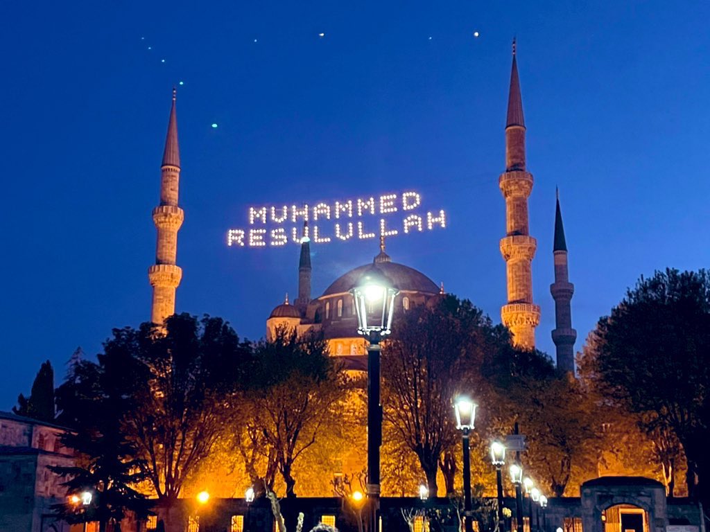 saminakakram's tweet photo. “Angels dance only with You, Beloved and only before You do I bow in adoration. You may accept me or not but I will be at your feet forever.” ~ Rumi
#Loyalty #ToTheMostHigh 🙏🏼♥️ https://t.co/SxGForfGso