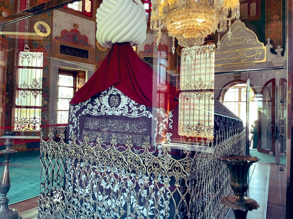 saminakakram's tweet photo. “Angels dance only with You, Beloved and only before You do I bow in adoration. You may accept me or not but I will be at your feet forever.” ~ Rumi
#Loyalty #ToTheMostHigh 🙏🏼♥️ https://t.co/SxGForfGso