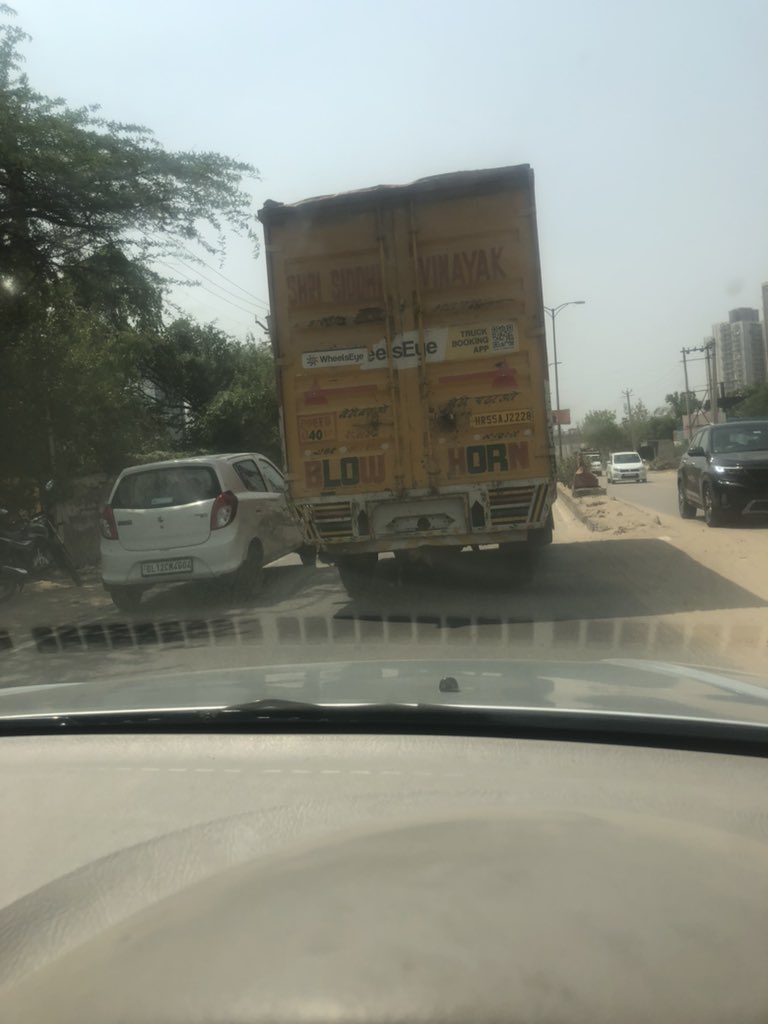 RAMESHKGGN's tweet photo. @TrafficGGM drunken dangerous driving tried to hit others at 1.50 pm at Dwarka Expressway crossing basai Dhankot road on 8th may 2022. https://t.co/exnVH0agsZ