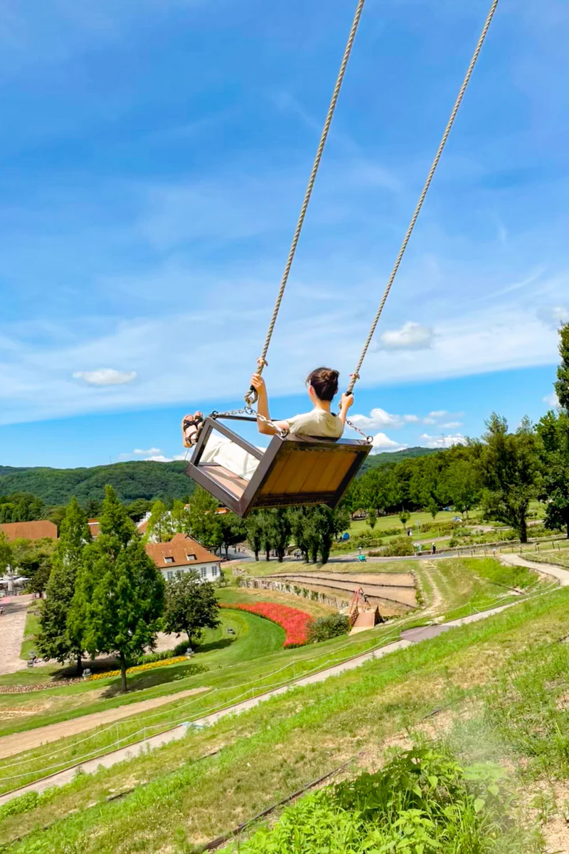 岡山にはハイジのブランコがある！？緑と青空が楽しめるブランコ。