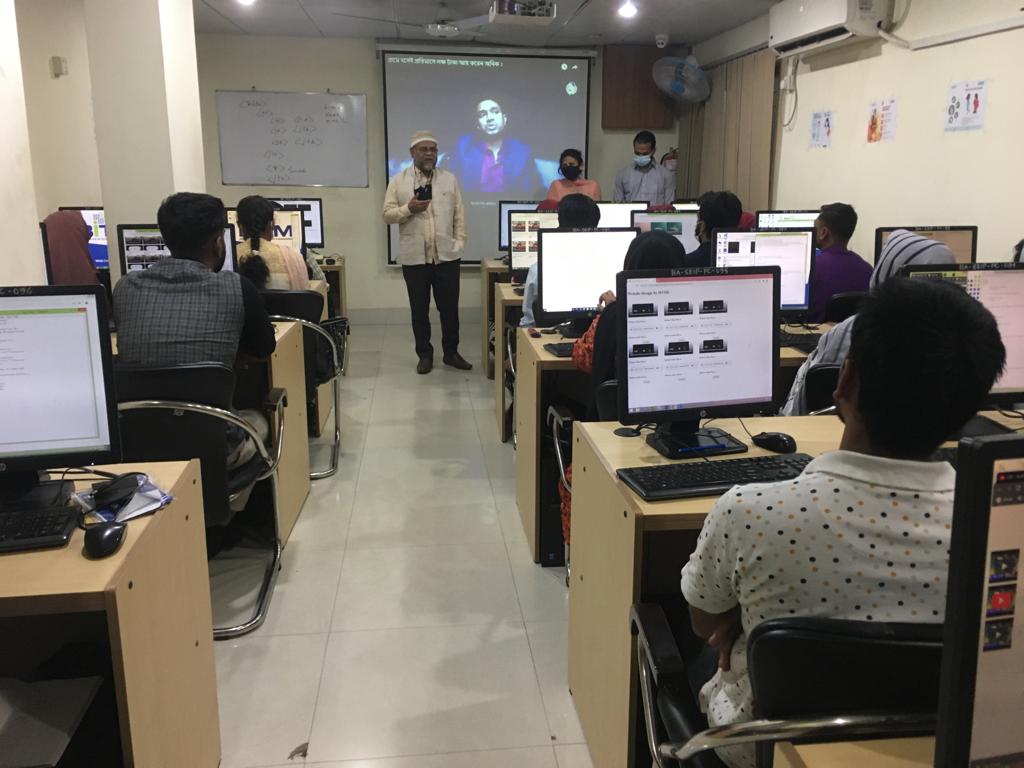 learntvet's tweet photo. Talking with some bright and youth students of Web Design Course at an iT Institute in Chattogram a few days back. https://t.co/M0ImdNxV5K