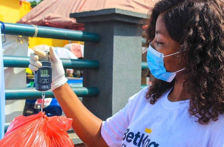 acinigeria's tweet photo. Eyes on the Goal!! We made it happen. 
#CleanupRingRoad in Benin City. Edo State was a great success.

Thanks to African Cleanup Initiative and BetKing on this great achievement. 

@gossyomega #betkingcares #benin #acicares https://t.co/KFAcbbzOTD