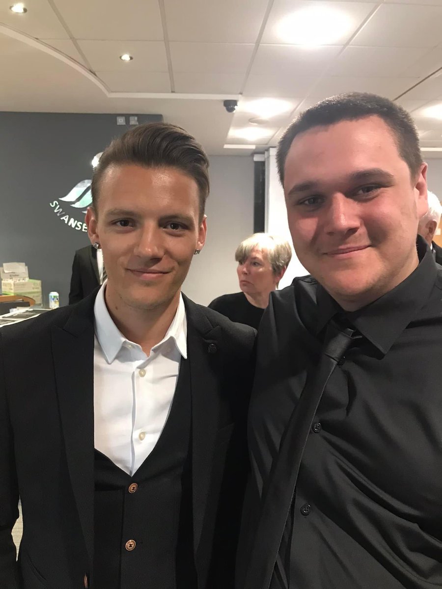 ellisroberts016's tweet photo. If this is the end of your time at the club lads, thank you for your contributions during your time here. Once a Jack, always a Jack 🦢🤍🖤 #Swans @SwansOfficial #FinleyBurns #HannesWolf #CyrusChristie https://t.co/p9Fgieep3l