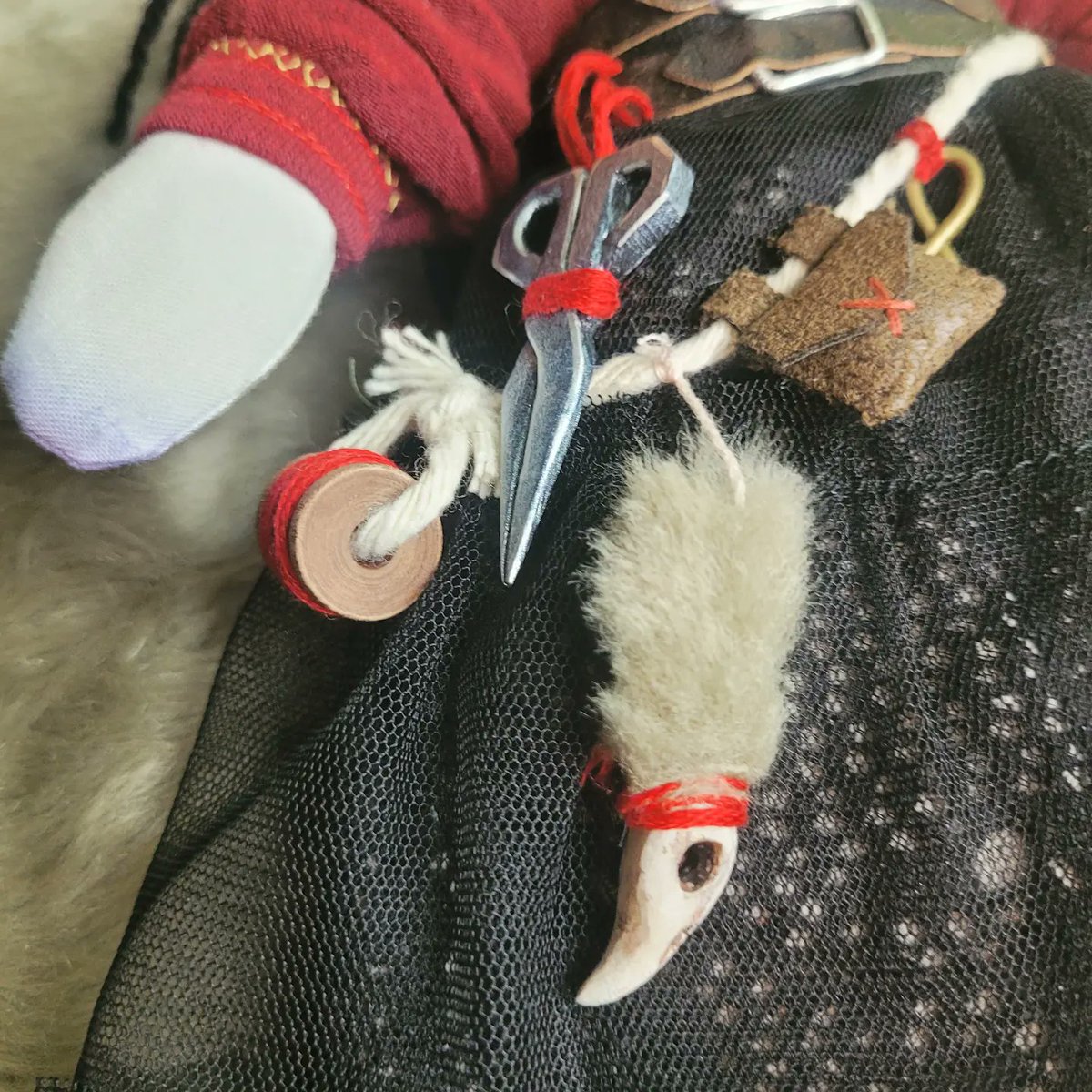 savannah_sews's tweet photo. Laudna is complete! I think she has become my new favourite Critical Role character... she's just so fun scary 😄 

#criticalrole @Marisha_Ray @CritRoleArtBot @CriticalRole #laudna #patederolo #criticalrolefanart #doll #ragdoll #fabricdoll #heirloomdoll https://t.co/9Y5iQDAdsj