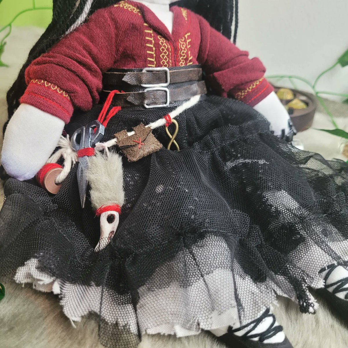 savannah_sews's tweet photo. Laudna is complete! I think she has become my new favourite Critical Role character... she's just so fun scary 😄 

#criticalrole @Marisha_Ray @CritRoleArtBot @CriticalRole #laudna #patederolo #criticalrolefanart #doll #ragdoll #fabricdoll #heirloomdoll https://t.co/9Y5iQDAdsj