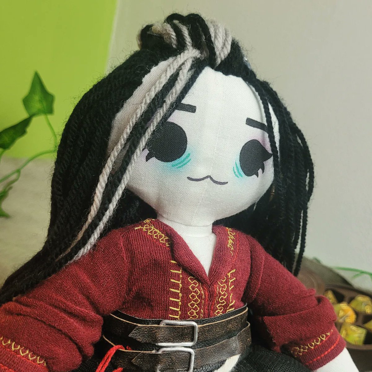 savannah_sews's tweet photo. Laudna is complete! I think she has become my new favourite Critical Role character... she's just so fun scary 😄 

#criticalrole @Marisha_Ray @CritRoleArtBot @CriticalRole #laudna #patederolo #criticalrolefanart #doll #ragdoll #fabricdoll #heirloomdoll https://t.co/9Y5iQDAdsj