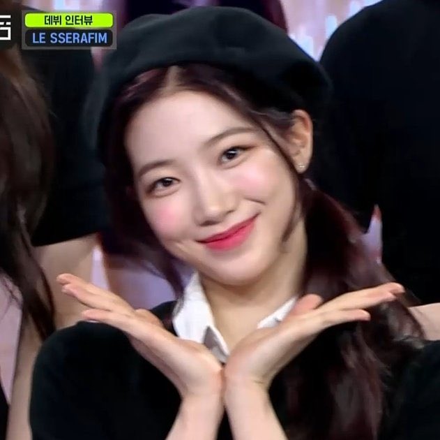 hanyeoreums's tweet photo. @ShopeeSG @le_sserafim the great mermaid 🧜‍♀️ https://t.co/cqWTXy8RMB