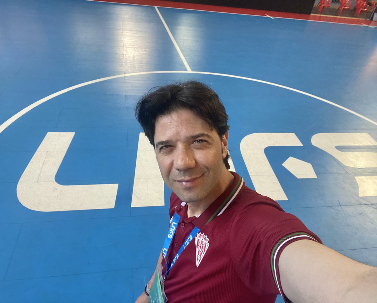 franhabas's tweet photo. 🏟 Vista Alegre se viste de gala para recibir al @FCBfutbolsala, campeón de Europa. Y ahí estaremos para contarlo.
📺 @Gol (domingo, 13:00 horas) #PistaAzul #LNFS https://t.co/Cut7iKdcxk