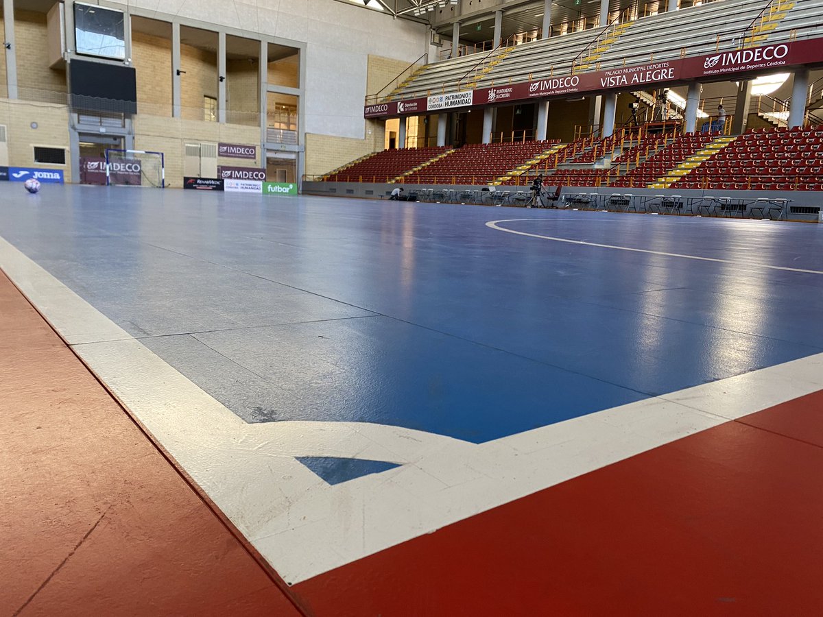 franhabas's tweet photo. 🏟 Vista Alegre se viste de gala para recibir al @FCBfutbolsala, campeón de Europa. Y ahí estaremos para contarlo.
📺 @Gol (domingo, 13:00 horas) #PistaAzul #LNFS https://t.co/Cut7iKdcxk