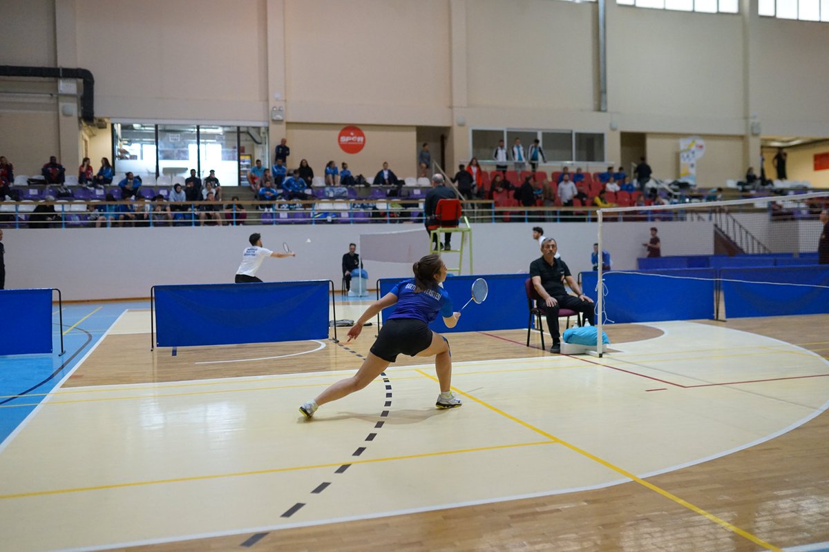 uniligsgm's tweet photo. ÜNİLİG Badminton Süper Lig müsabakaları Afyonkarahisar’da başladı. Süper lig müsabakaları 8-11 Mayıs 2022 tarihleri arasında, takım ve ferdi müsabakalar şeklinde oynanacak. Müsabakalarda toplam 10 üniversite mücadele edecek. https://t.co/NbHzyGMuLR