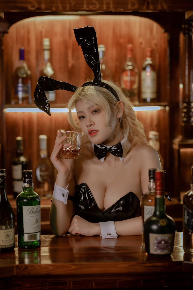 ruhuai2's tweet photo. 兔女郎🖤 https://t.co/vFeQsc4qAm