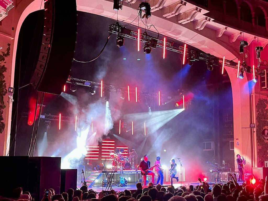 Bensearson's tweet photo. The Midnight were amazing last night. Great to see them live at last 😀 Synth pop &amp; retro wave is a genre I’ve never heard before these guys 😂 but it definitely suits. Love the 80’s vibe and the saxophone https://t.co/Zh3QSiwrsK https://t.co/vOJo9gCzbT