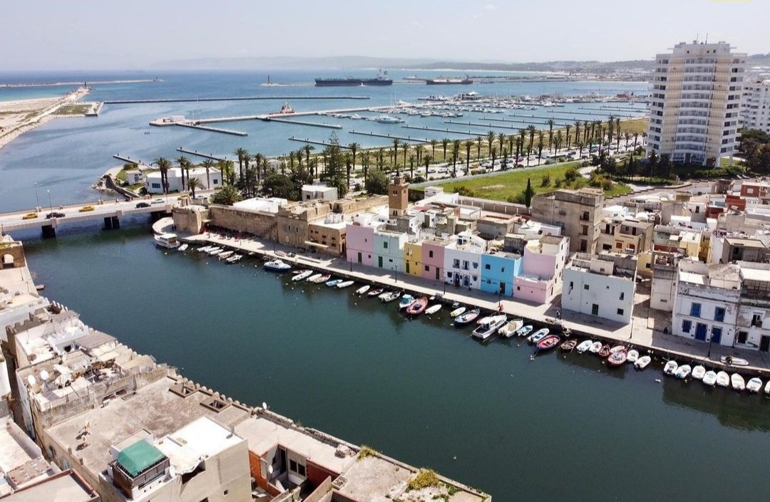 JueniAfrika's tweet photo. Tunisia 🇹🇳, the Northernmost country in Africa and a dream tourist hub to lose yourself in. Most of the buildings are painted blue and white which in traditional Islamic art suggest Light, Sea &amp; Sky. 

#Africa #Tunisia #visittunisia #tourafrica #africancity #modernafrican https://t.co/I7Mh63u5P6