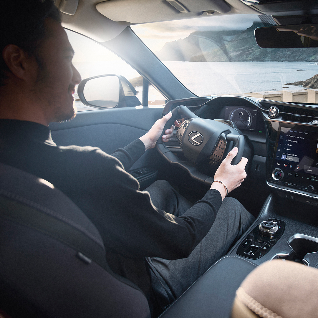 lexus_jpn's tweet photo. 【The New RZ】
ドライバーとクルマの一体感ある走りを実現する、ステアバイワイヤ

バッテリーEV専用モデル「RZ」詳細はこちら⇒ https://t.co/WEeyF0EFsl https://t.co/ZwoiI0YGFo