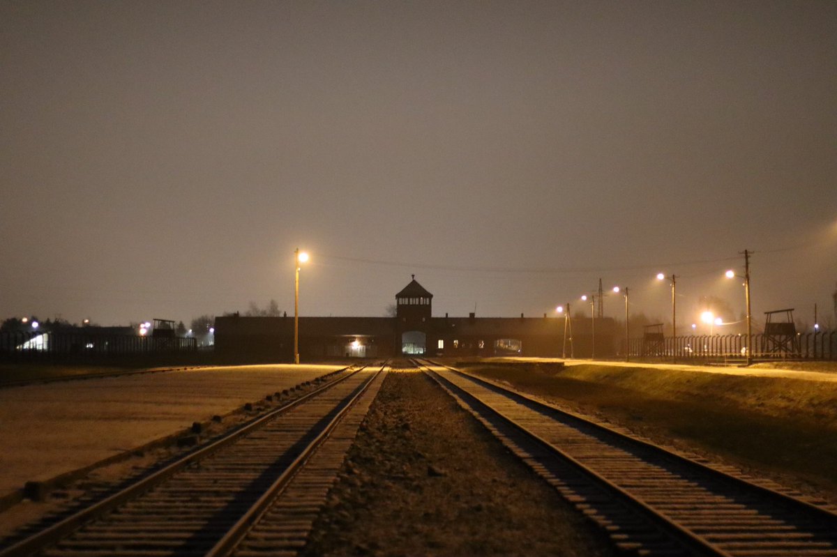 clementbdlr's tweet photo. 🇫🇷En ce #8mai, journée solennelle, remémorons nous le combat mené par ces femmes et ces hommes, résistants et soldats pour préserver la #république et les #valeurs françaises. 
Pensée aussi aux victimes de l’holocauste 🕊 https://t.co/TLR6KBb0Le