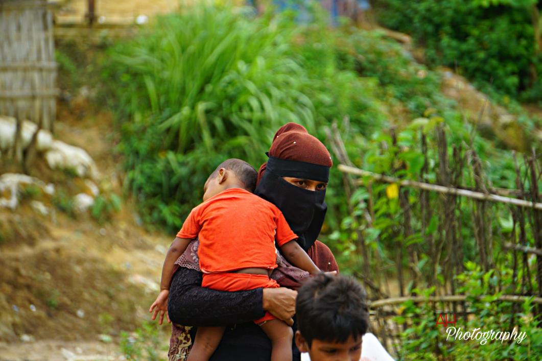 Abdulla_AH7's tweet photo. On this special day of #MothersDay, I salute every #Rohingya mother who is the most strongest, tolerated, dedicated, loveable, bravest, courageous in the world. There are thousands of single mother in the camp who lost their husband in Myanmar but kids are still under her cares. https://t.co/7KMRfZk3lJ