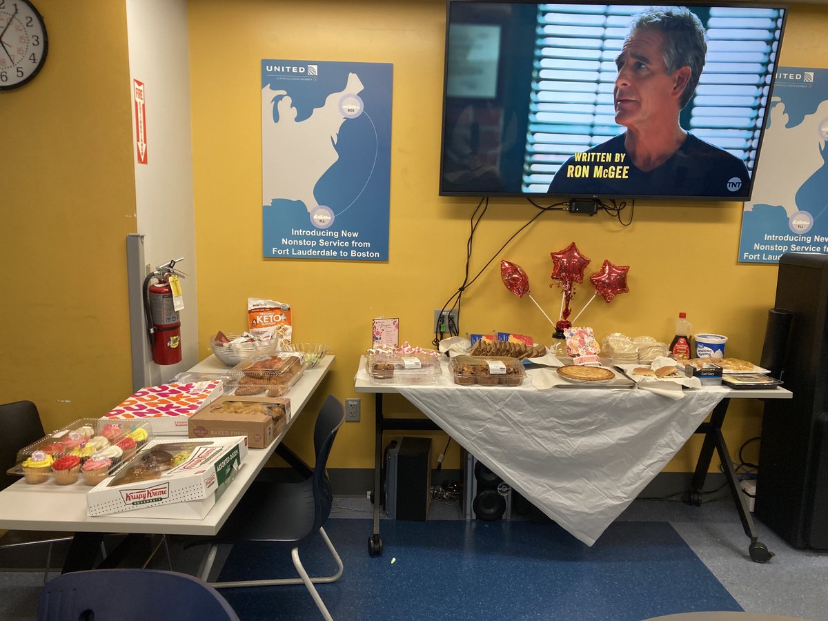 jotero05's tweet photo. FLL!!! Happy Mothers Day!!! This is how we celebrate 🎉 from our table to yours!  ⁦@weareunited⁩ https://t.co/Sw2WXkXZ0Y