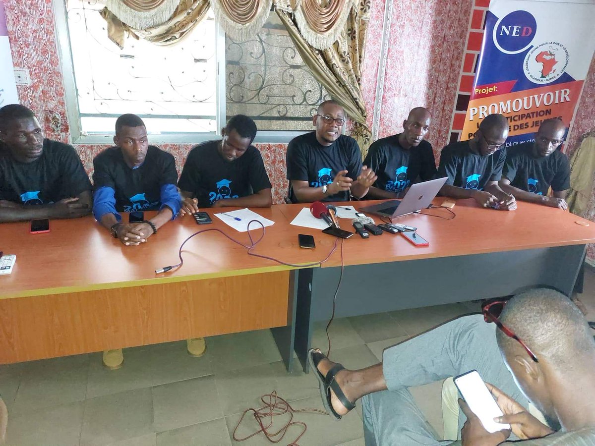 kisbak007's tweet photo. Lancement officiel de la 4ème édition du projet #224ObjectifBAC. Cette année, nous mettons le cap sur #Macenta. #TousVolontairePourlEducation #EnseignerPourLaGuinée #Kibaro https://t.co/gIYjKF5TKa