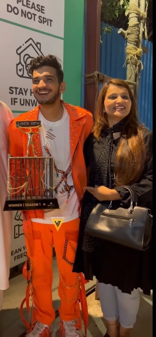Alessan93967587's tweet photo. Presenting you the winner of LockUpp season 1 who just nailed the game.

•Excelled in Task with his strategic mind
•Made real bond 
•Never let his shortcomings to become his weakness
•Never let his dark past haunt his present and intervene in his game.

BADASS WINNER MUNAWAR https://t.co/3QPw8zmLHi