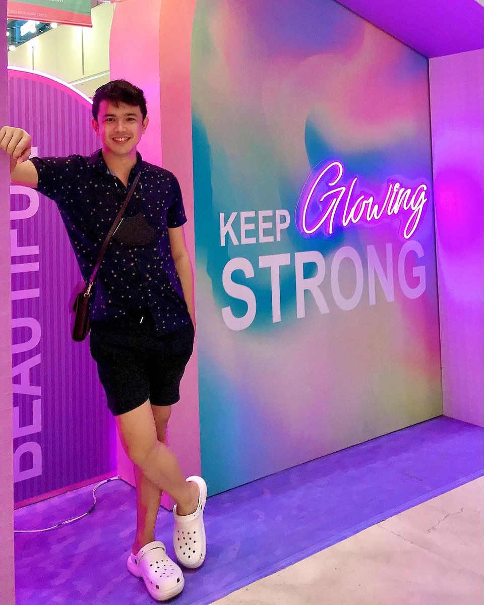 jssanchez2015's tweet photo. Keep Glowing Strong, Always Love Your Self and Know your Worth! https://t.co/VuDEgDPdnf