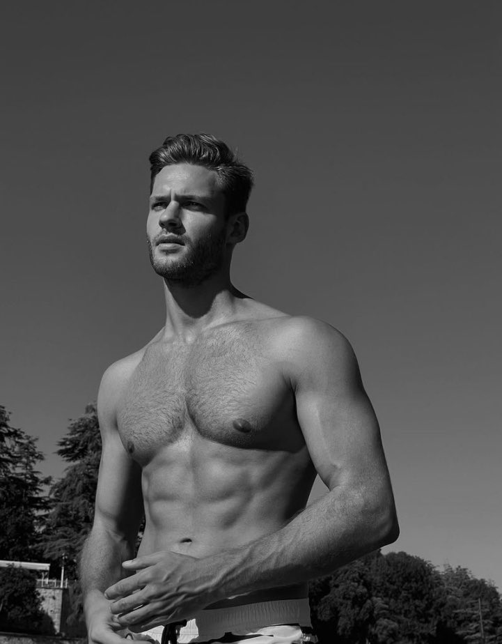 ᅠ 
                                   𝖘𝖾𝖽𝗎𝖼𝗍𝗂𝗏𝖾 𝖘𝗎𝗇𝖽𝖺𝗒 ;
                                        𝖺̀ 𝗇𝗈𝗌 𝖺𝗆𝗈𝗎𝗋𝗌.
ᅠ