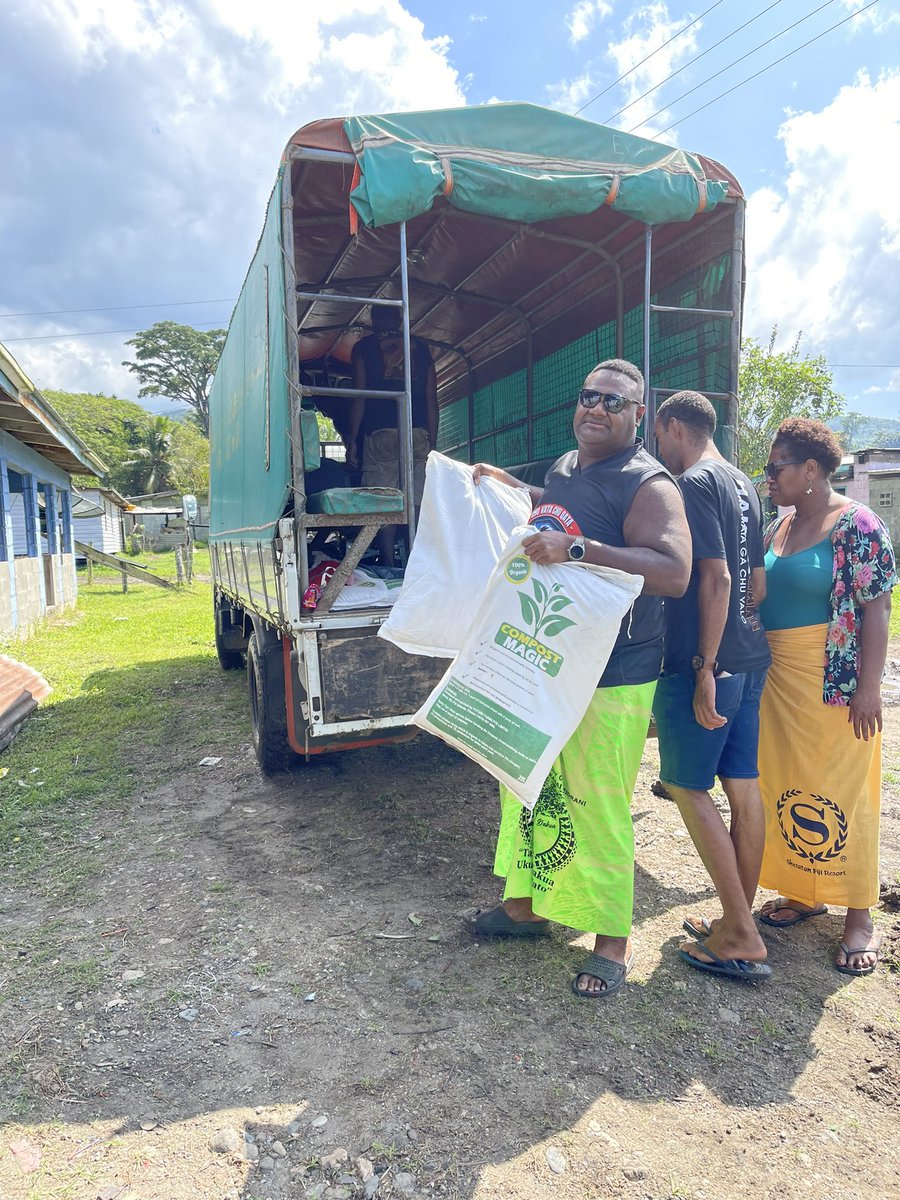 HakwaGang's tweet photo. Hakwa Gang President &amp; some members delivering farming tools to assist the youths of Nasaucoko Village in Navosa #JuMataGaJuYalo #JuVataJuQata https://t.co/b2lOZUkMuf