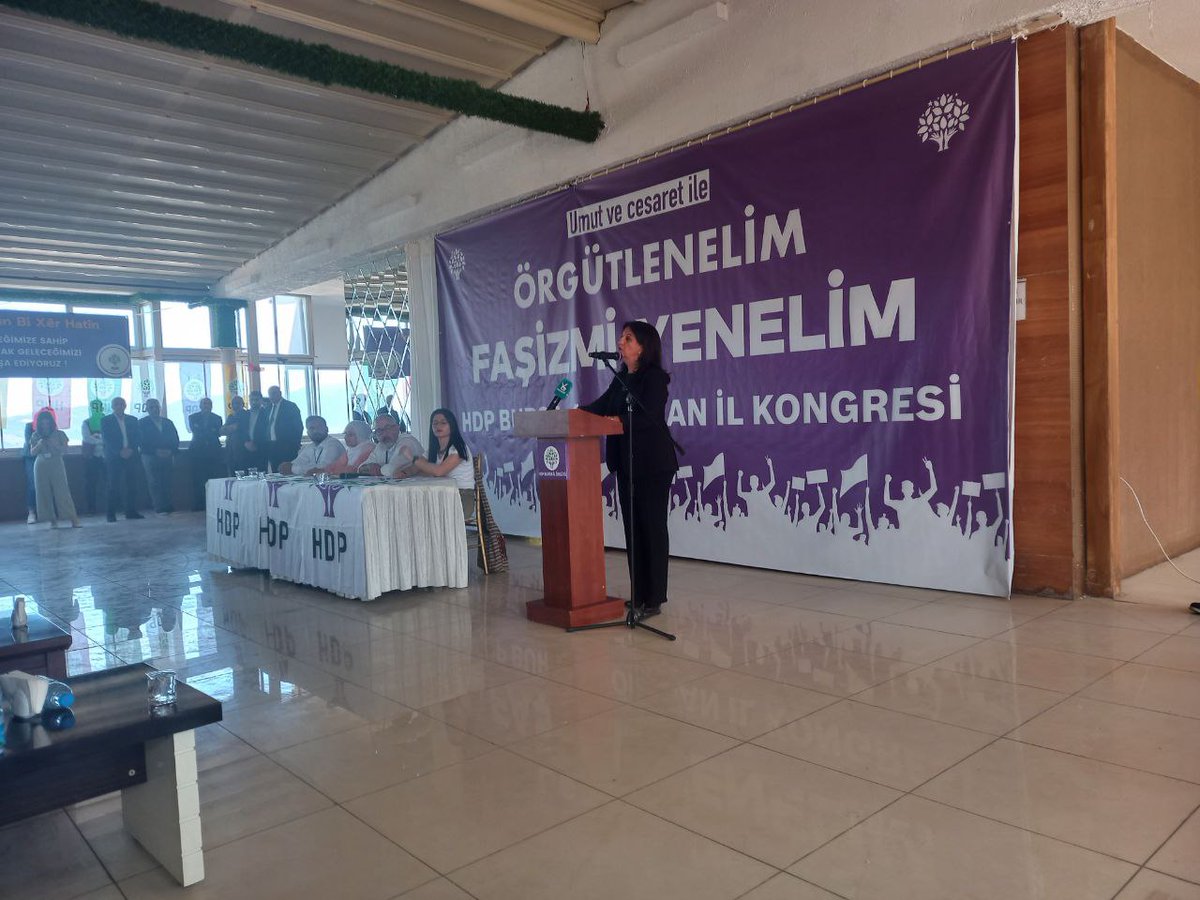 sykpbursa's tweet photo. HDP 4. Olağan Bursa Kongresi başladı. HDP'yi kapatarak susturmaya çalışan iktidara, yoğun katılım sağlayan halk bir kez daha cevap verdi. https://t.co/GptL0suvHj