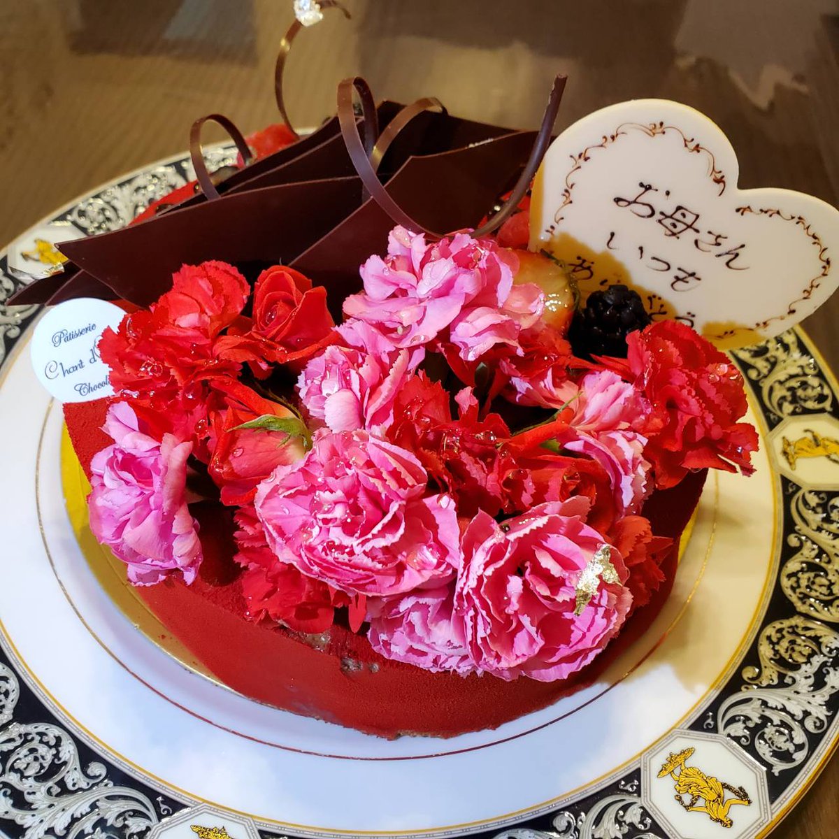 shotkora1022's tweet photo. 家族でケーキ食った！
 #母の日 https://t.co/d7VPLjJBMx
