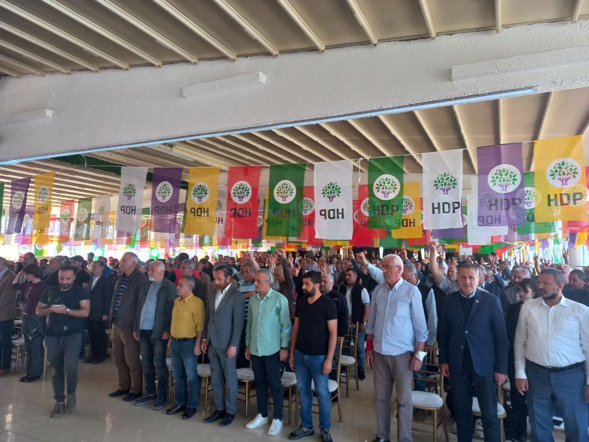 sykpbursa's tweet photo. HDP 4. Olağan Bursa Kongresi başladı. HDP'yi kapatarak susturmaya çalışan iktidara, yoğun katılım sağlayan halk bir kez daha cevap verdi. https://t.co/GptL0suvHj