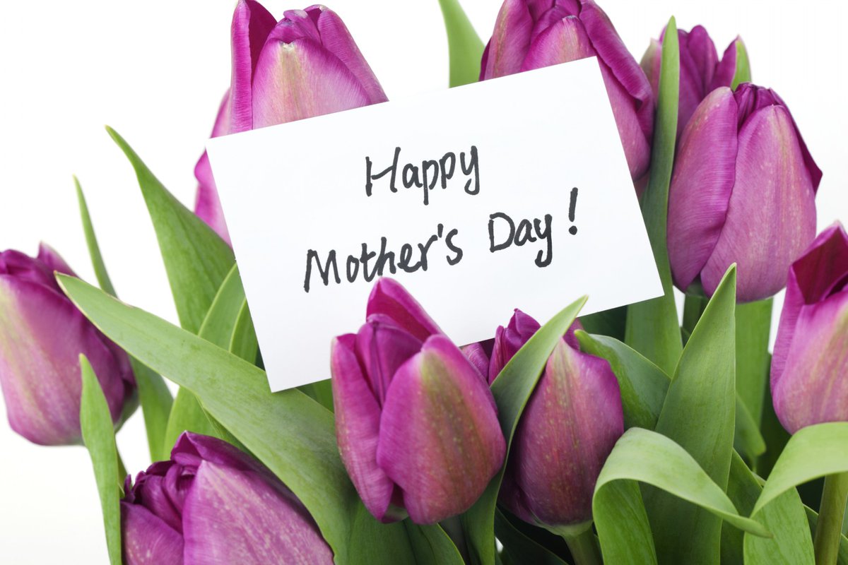 atRenewNH's tweet photo. Happy Mother's Day!

(Mom wants you to go to church with her.) 
See you at 10am! https://t.co/AgSWyEnqWi