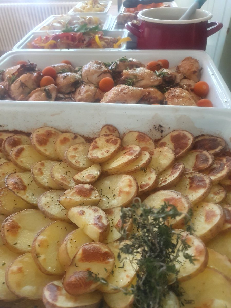 HoweChoir's tweet image. I could eat everything right now😋😋