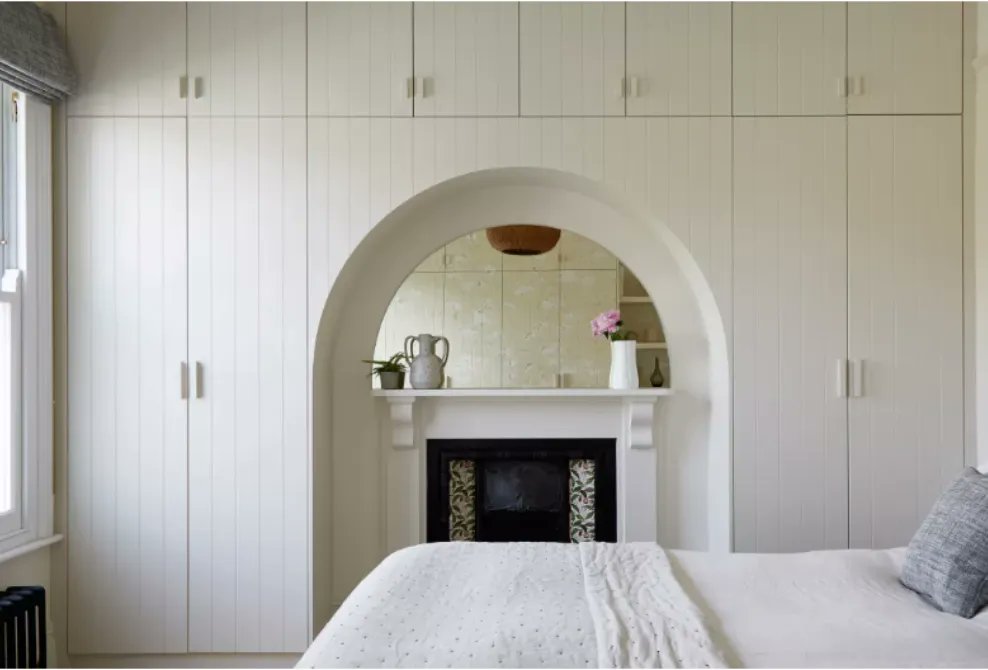 Eliteintslondon's tweet photo. Clever bedroom storage ideas are key to a #BedroomDesign that looks lovely &amp; easy to keep clutter-free. This article gives #BedroomDesignIdeas from #BuiltInClosets to #HiddenCupboards. Get 20 bedroom storage ideas – stylish ways to declutter your space @ https://t.co/cDf4nXGBmg https://t.co/vaxQxioUCf