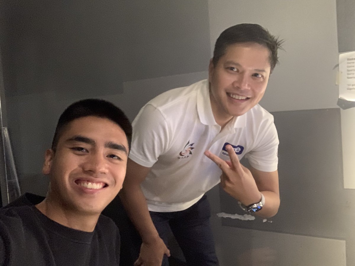 Diego5Dario's tweet photo. Covering the UAAP Finals game with sir @jturcuato! Tune in on the Smart Giga Play App! 💙💚 #UAAPSeason84 https://t.co/EasYb5Frso