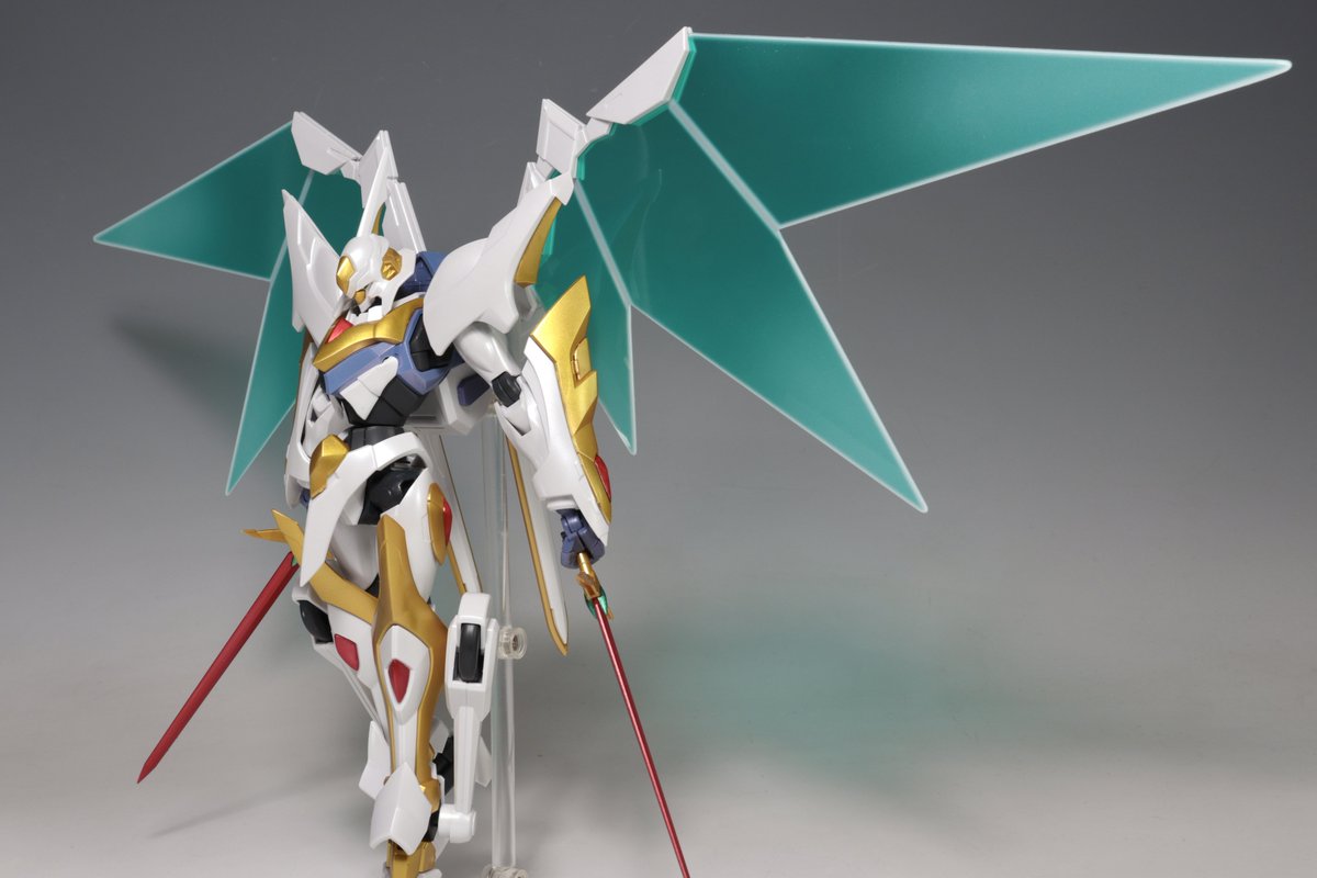 dendero_no's tweet photo. 色メモ
白:オーラパールホワイト
グレー:オーラパールペールブルー
赤:GXメタルレッド→GXクリアルージュ
金:ヴィクトリーゴールド＋スターブライトブラス→フィニッシュクリアイエロー
青:GXメタルブルー→フィニッシュクリアブルー

ヴァリスの銃口塗り忘れてた...いつか何かのついでに塗ろう https://t.co/CBF9OP8PAq