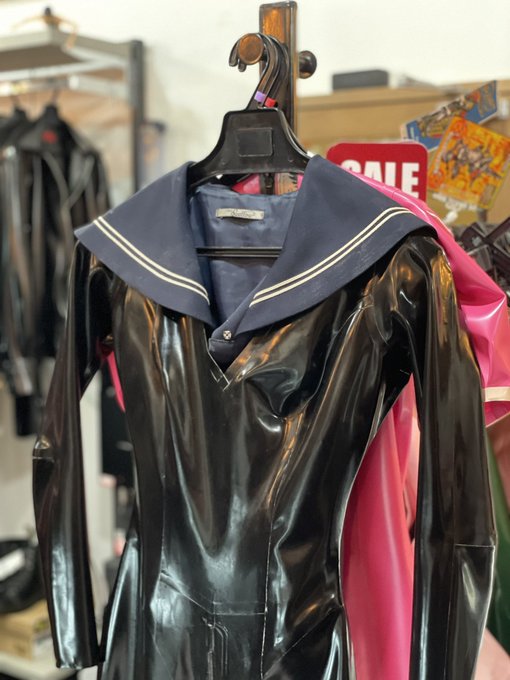 エルベース(L-BASE)ラバーキャットスーツ クロリネーション加工