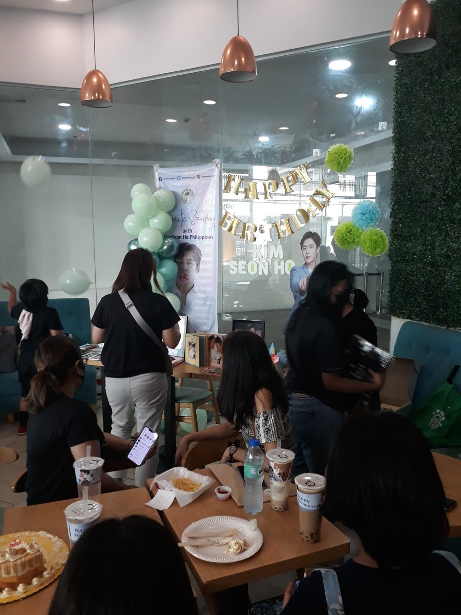 tlstjs03's tweet photo. THANK YOU SA LIBRENG DRINKS @KmmunityPH !!! #RomanticSeonDay #GlobeOneApp #GlobeKmmunityPH https://t.co/20Muv8wVWU