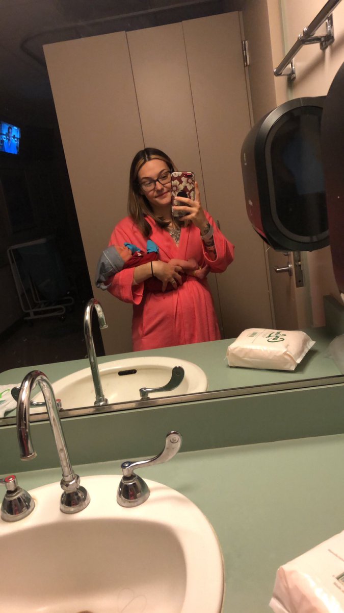 cxra_'s tweet photo. 05/05/2022 🤴🏻💚👩🏻‍🍼 https://t.co/A6NhaSMAcI