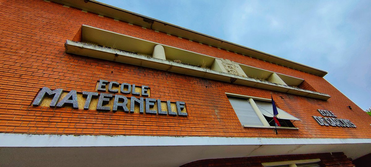 Oh, those binary days... does this building needs to be cancelled now?  🤔 #RueHGFontaine #AsnieresSurSeine