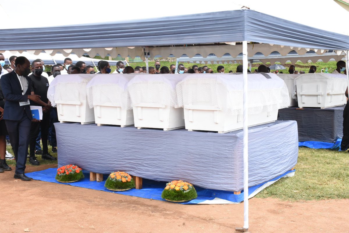 RuhangoDistrict's tweet photo. Mu Mudugudu wa Nyarusange I,Akagali ka Nyamagana, Umurenge wa Ruhango harimo kubera igikorwa cyo #Kwibuka28 Jenoside yakorewe Abatutsi mu Rwanda mu 1994,by'umwihariko abiciwe mu yahoze ari Komini Tambwe.Haranashyingurwa imibiri irenga 2000 yimuwe mu Mva ziri ahantu hatandukanye. https://t.co/I5hUZDL5s1