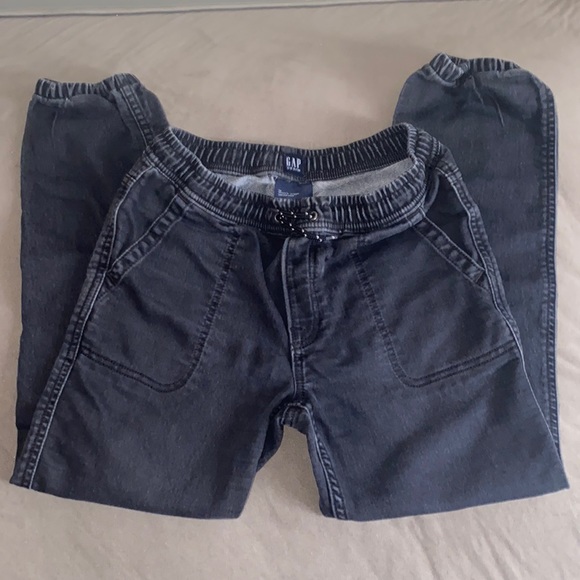 dree_miller's tweet photo. So good I had to share! Check out all the items I'm loving on @Poshmarkapp #poshmark #fashion #style #shopmycloset #disney #oldnavy #gap: https://t.co/ppOOv3Nmfx https://t.co/ble5rTUhwM