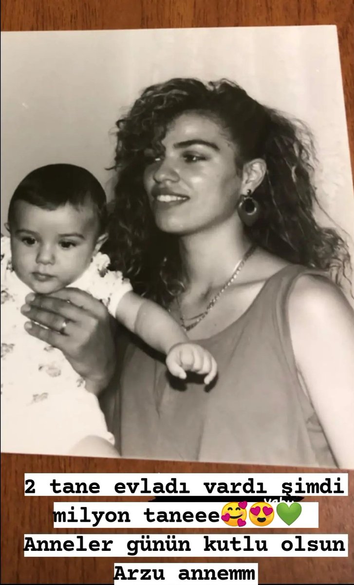 Anneler günün kutlu olsun Arzu annemm 💚🍀 <a href="/arzuernak/">Arzu Akalay Ernak</a>