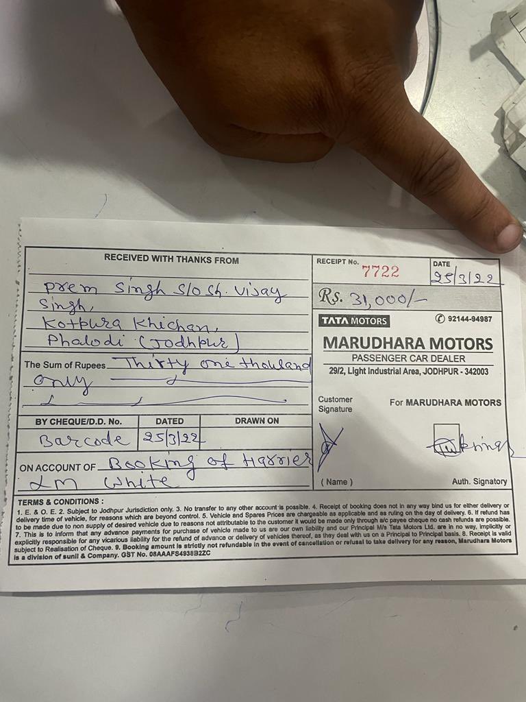 HarishS50247431's tweet photo. @RNTata2000 @TataCompanies @TataMotors @jodhpur Sir, I had booked a Tata Harrier from Marudhara motors Jodhpur on 25 march and dealer promised me to deliver it in 2 weeks but I haven’t recieved it yet .On enquiring dealer says that he hasn’t received the car from company. https://t.co/MOxcBCcZfc