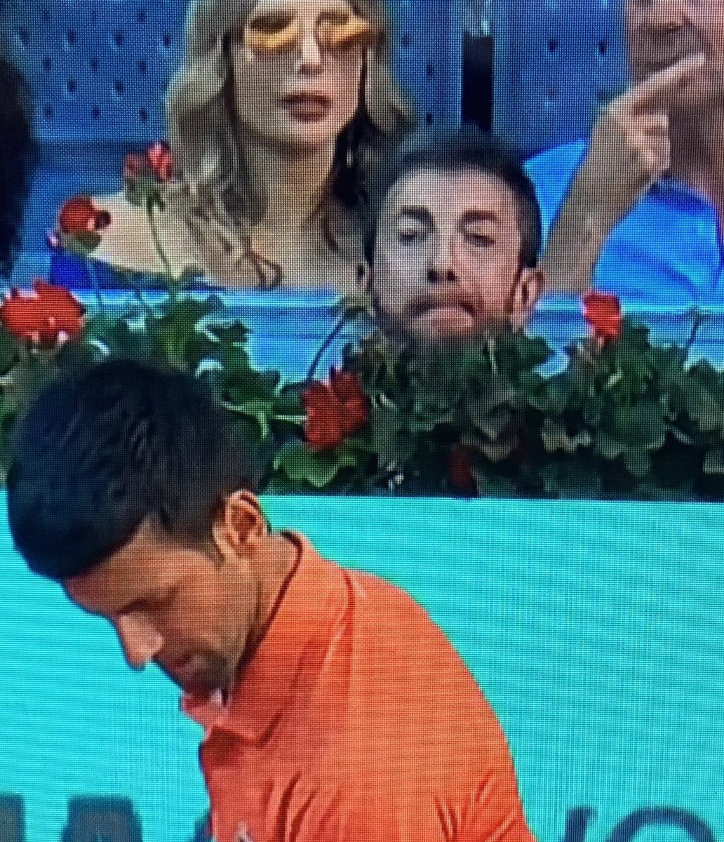 El familiar mientras le estás intentando coger una vía al paciente que no tiene venas.