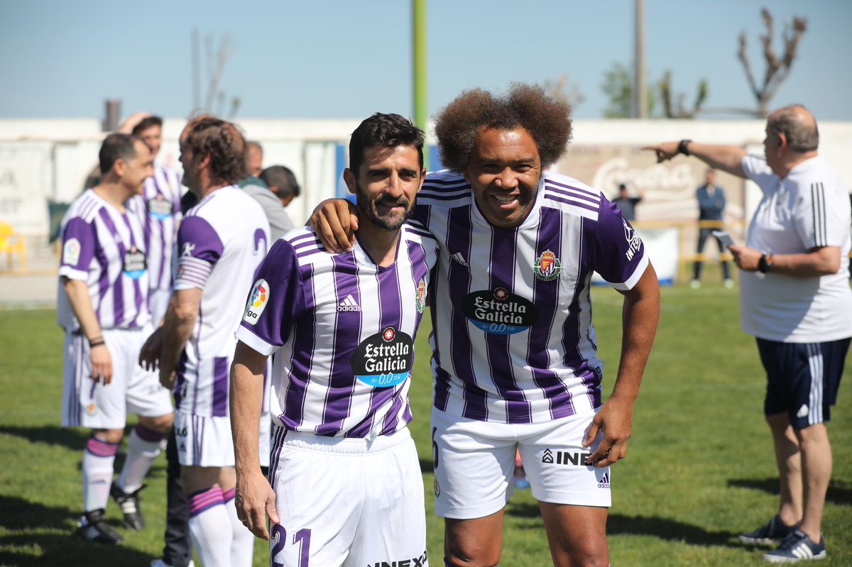 ¡Todo listo para el partido de las leyendas en #Mojados! Veteranos <a href="/realvalladolid/">Real Valladolid C.F.</a> vs. Veteranos <a href="/CDMojados/">CD MOJADOS</a>. ¡Partidazo!
📷 <a href="/rubenortegafoto/">Rubén Ortega Fotógrafo</a>
