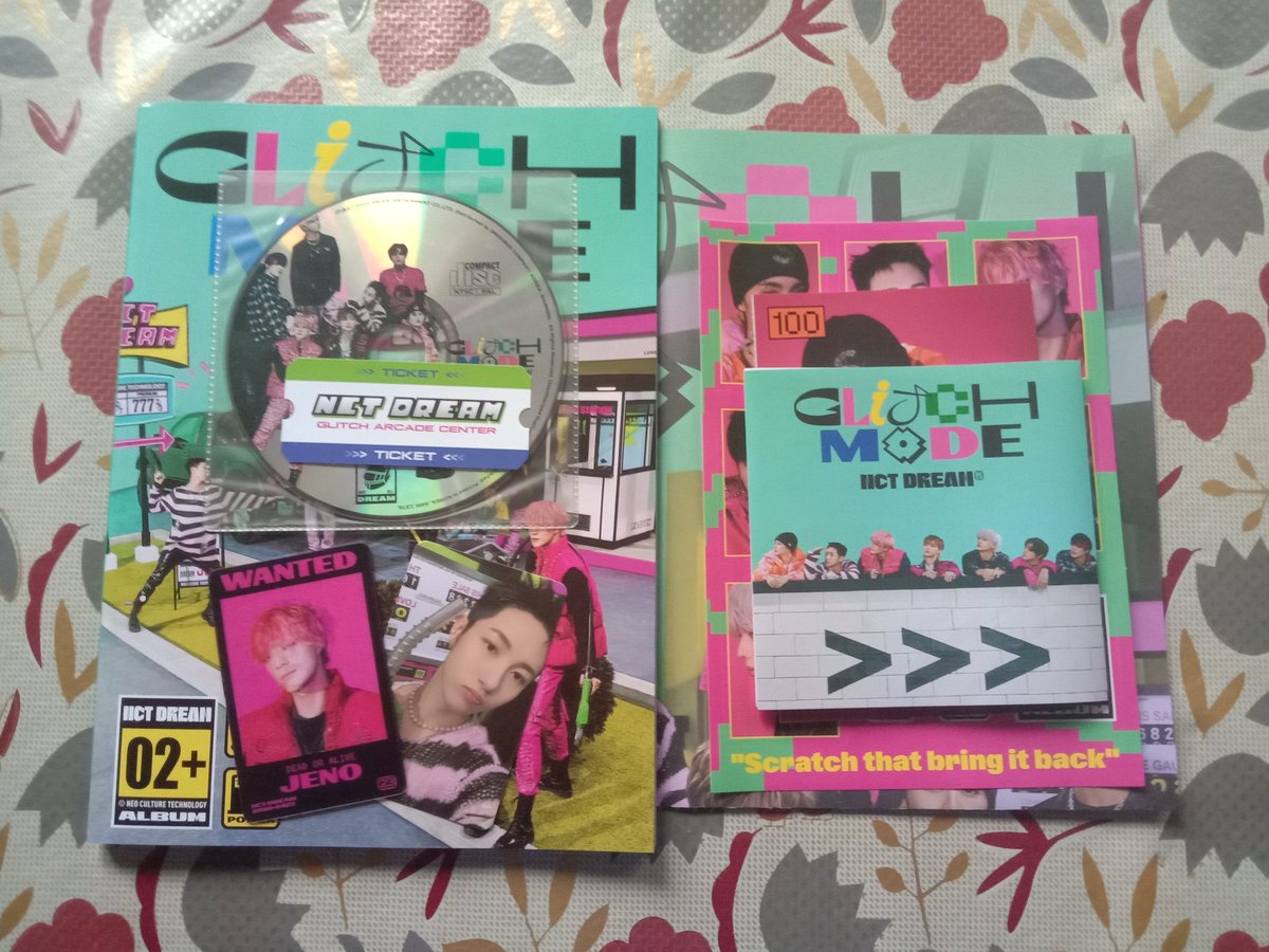 xltiyuna's tweet photo. Alhamdulillah dah sampai my first album. I even pulled my bias Jeno 🥳 Tysm @renjun_chang 💚
#rcfeedback https://t.co/4yryz7KPZi